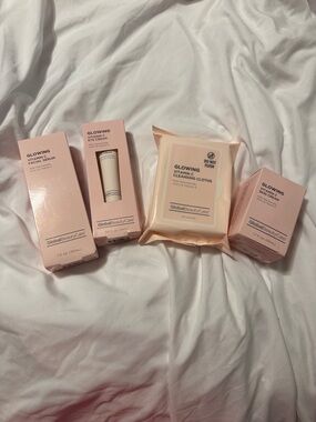 Glowing Vitamin C Skincare Set — Pink